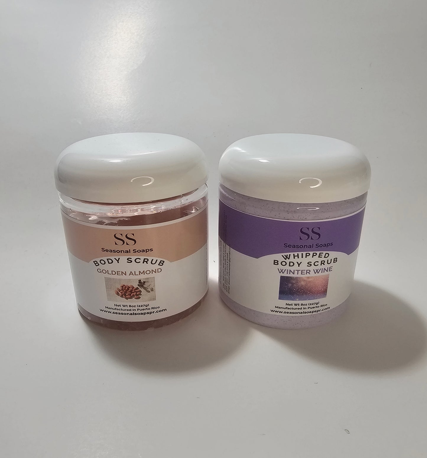 Kit de 2 Exfoliantes corporales- Almendras en aceite de Coco y Winter Wine en jabon batido